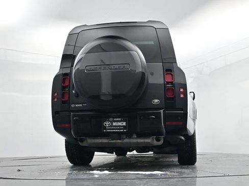 Used 2023 Land Rover Defender 130 X-Dynamic SE image 39