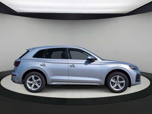 Used 2021 Audi Q5 Premium w/ Convenience Package image 9