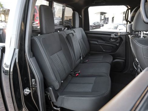 Used 2018 Nissan Titan SV w/ SV Convenience Package image 37