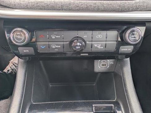 Used 2023 Jeep Compass Latitude image 7