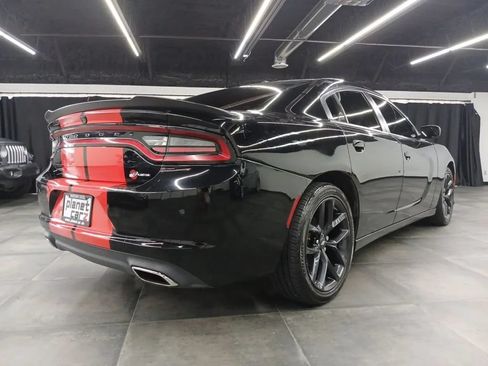 Used 2022 Dodge Charger SXT w/ Blacktop Package RWD image 43