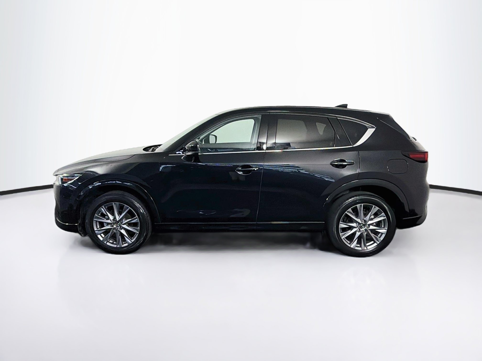 Used 2025 MAZDA CX-5 AWD 2.5 S w/ Premium Plus Pkg image 4