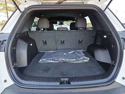 New 2026 Chevrolet Equinox LT image 11