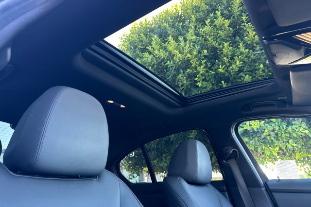 Used 2019 BMW 330i Sedan w/ Convenience Package RWD image 16