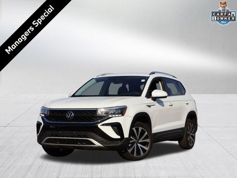 Used 2024 Volkswagen Taos SE FWD image 1