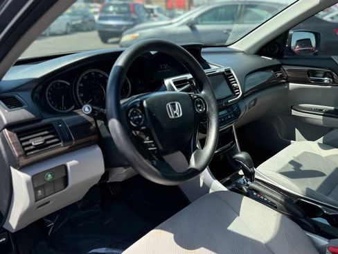 Used 2016 Honda Accord EX image 18