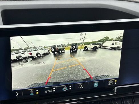 Used 2024 Chevrolet Silverado 2500 ZR2 w/ Technology Package AWD/4WD image 34