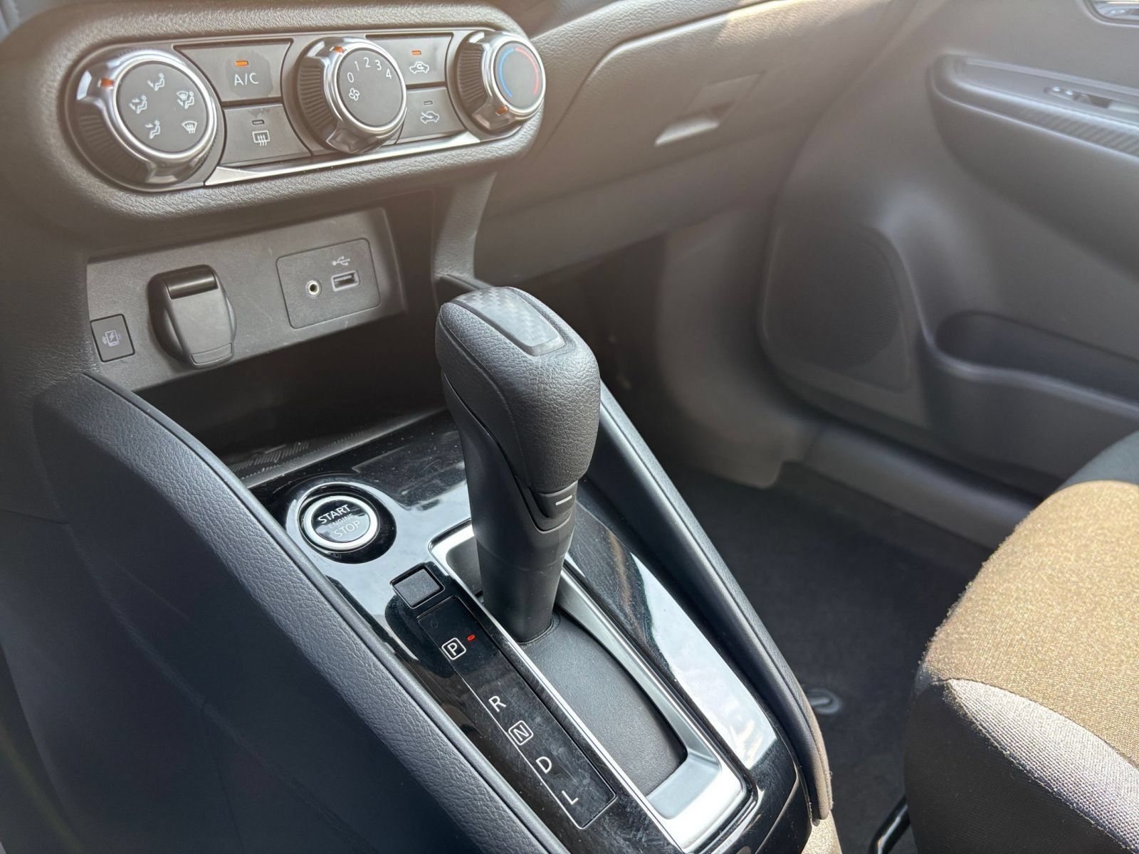 Used 2025 Nissan Versa SV FWD image 38