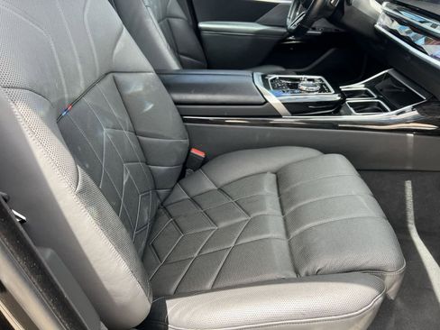 Used 2024 BMW 740i RWD image 27