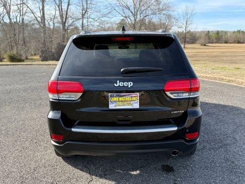 Used 2017 Jeep Grand Cherokee Limited w/ Luxury Group II image 4