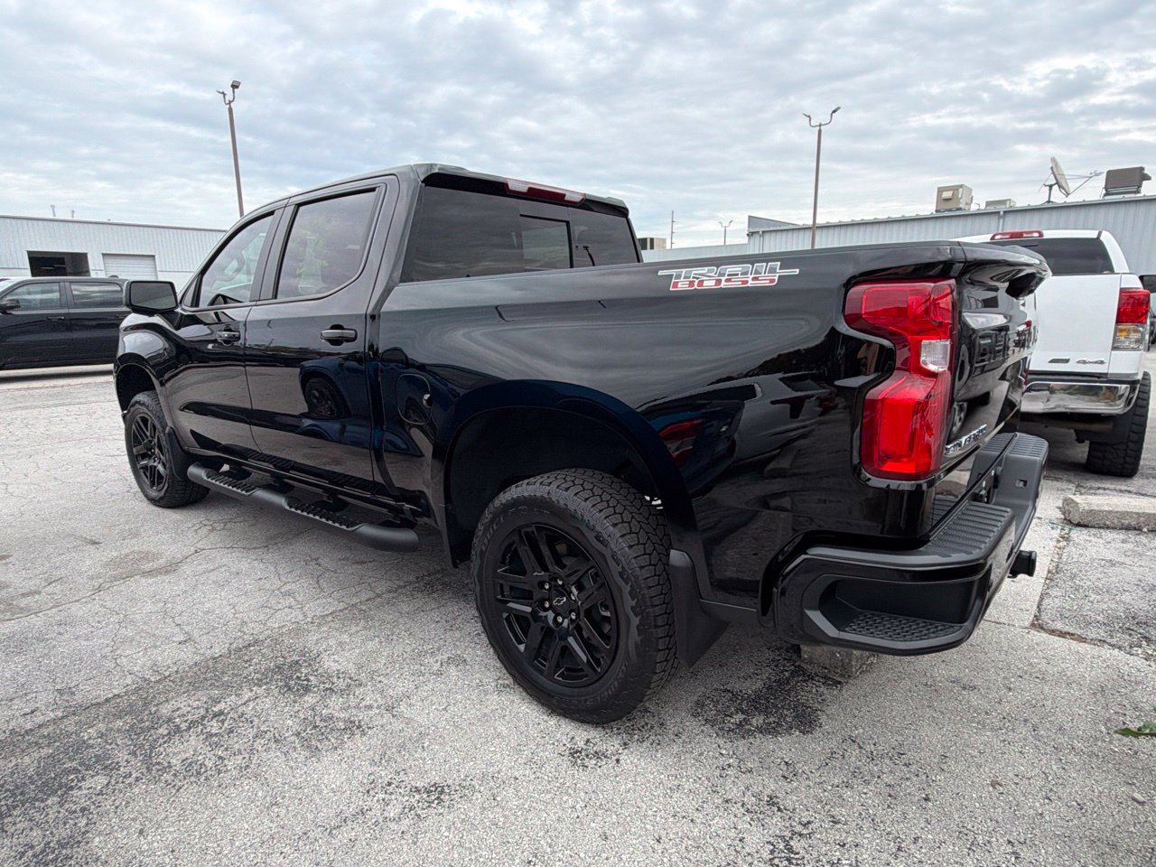 Used 2026 Chevrolet Silverado 1500 LT Trail Boss w/ LT Trail Boss Premium Package AWD/4WD image 8