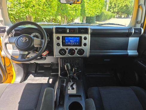 Used 2007 Toyota FJ Cruiser 4WD image 14