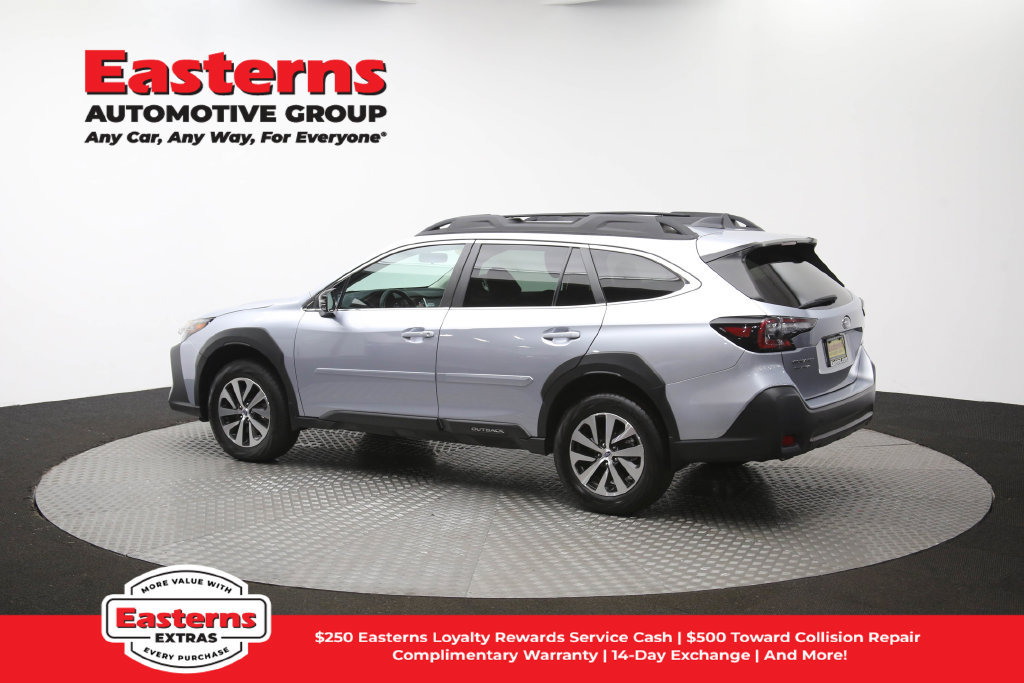 Used 2025 Subaru Outback Limited AWD/4WD image 57