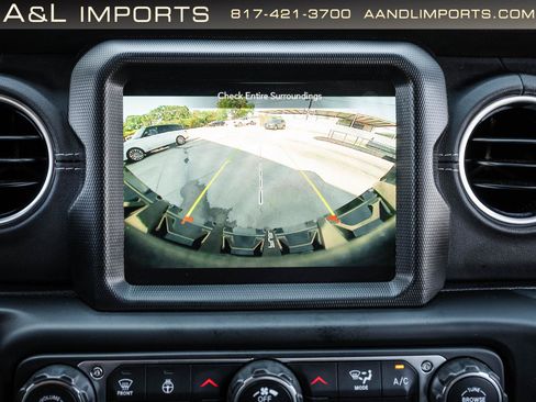 Used 2023 Jeep Wrangler Unlimited Sahara w/ LED Lighting Group AWD/4WD image 51