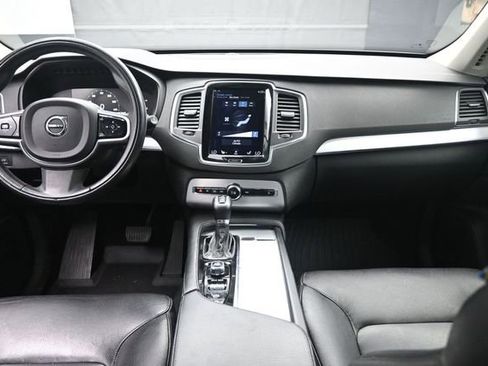 Used 2018 Volvo XC90 T5 Momentum FWD image 9