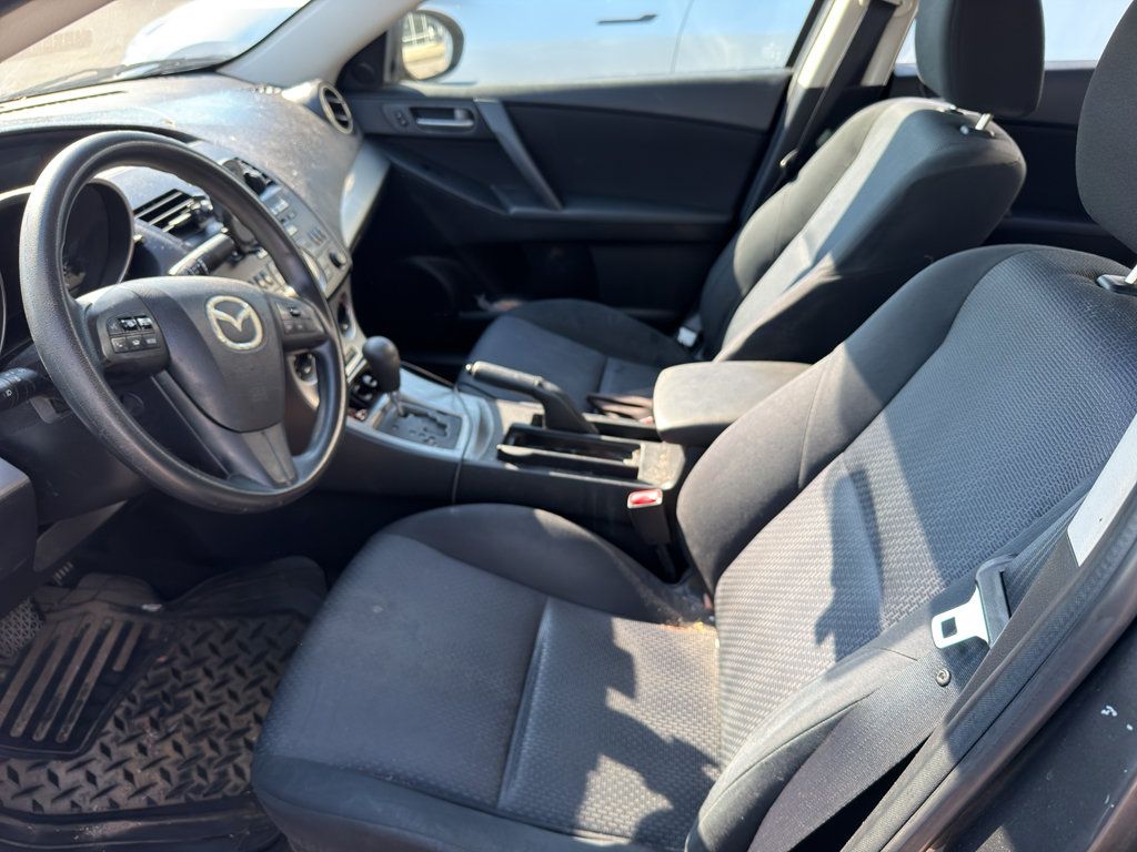 Used 2010 MAZDA MAZDA3 i Touring FWD image 4