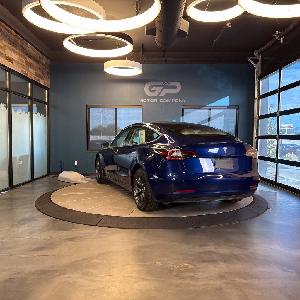 Used 2019 Tesla Model 3 Long Range RWD image 5