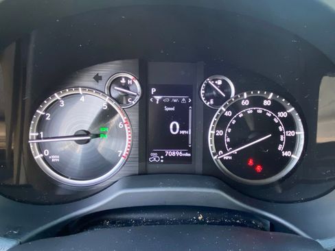 Used 2022 Lexus GX 460 Luxury w/ Sport Design Package AWD/4WD image 20