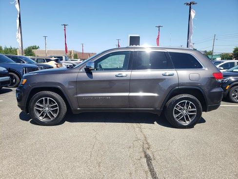Used 2018 Jeep Grand Cherokee Limited w/ Trailer Tow Group IV AWD/4WD image 7