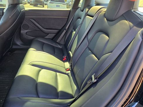 Used 2021 Tesla Model Y Long Range image 9