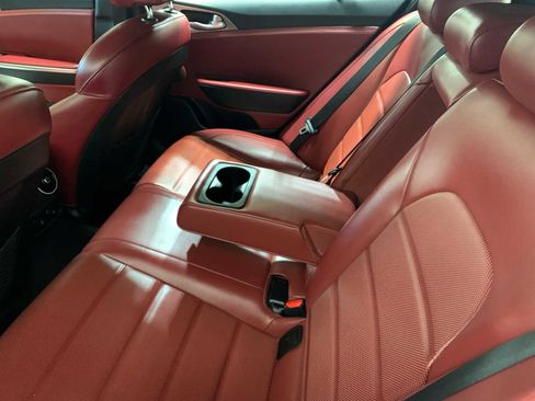 Used 2018 Kia Stinger GT2 image 5