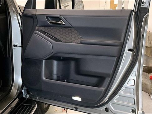 Used 2025 Lexus GX 550 image 29