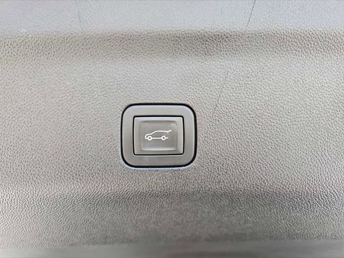 Used 2025 GMC Yukon XL Denali w/ Denali Reserve Package AWD/4WD image 40