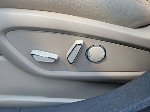 Used 2023 Lincoln Nautilus AWD w/ Premium Package image 7
