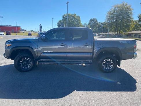 Used 2021 Toyota Tacoma TRD Off-Road image 4