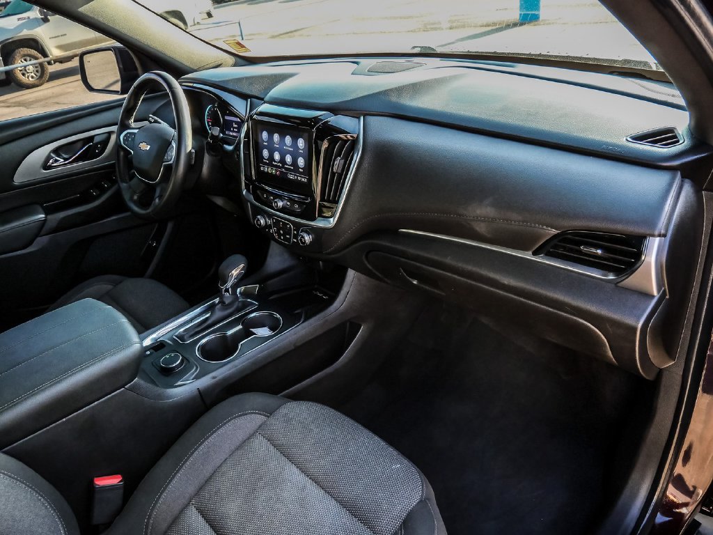 Used 2023 Chevrolet Traverse LT FWD image 16