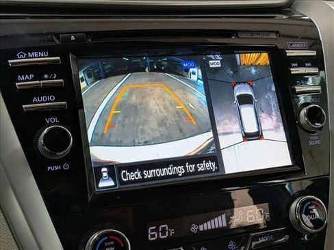 Used 2018 Nissan Murano SL w/ Moonroof Package FWD image 12