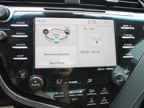 Used 2019 Toyota Camry SE w/ Sunroof Package image 15