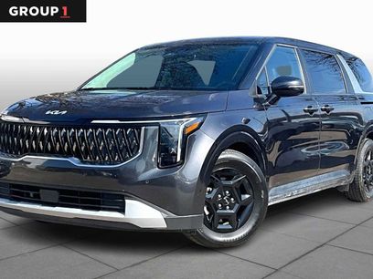 Used 2025 Kia Carnival