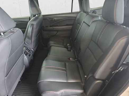 Used 2022 Honda Pilot TrailSport image 16