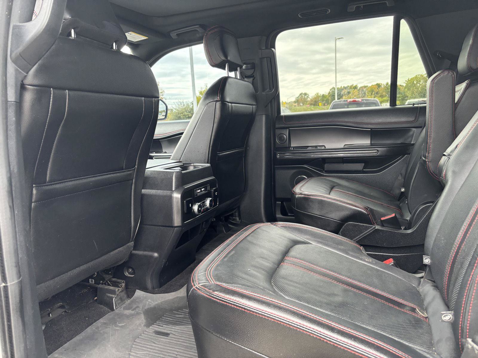 Used 2020 Ford Expedition Limited w/ Equipment Group 303A AWD/4WD image 19