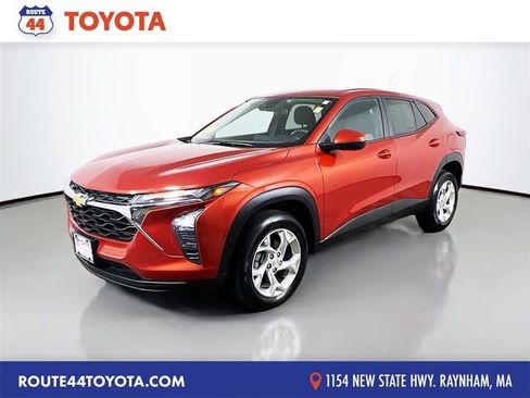 Used 2024 Chevrolet Trax LS w/ LS Convenience Package image 1