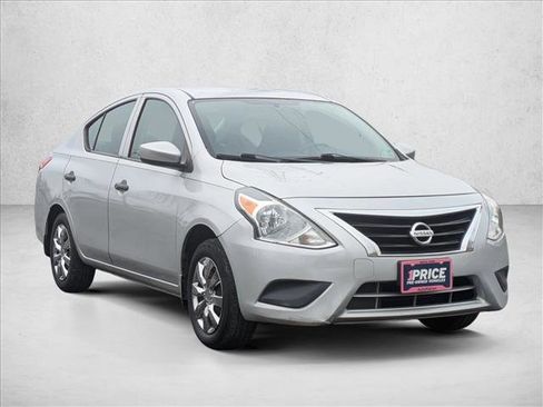 Used 2017 Nissan Versa S image 3