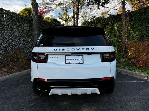 New 2025 Land Rover Discovery Sport Dynamic SE image 5