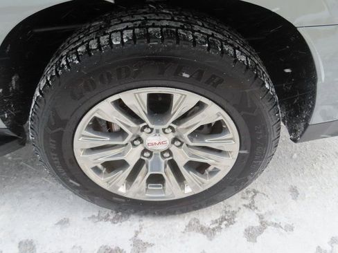Used 2024 GMC Yukon XL Denali w/ Advanced Technology Package AWD/4WD image 16