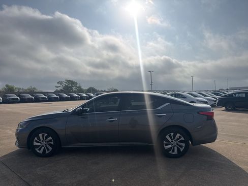 Certified 2025 Nissan Altima 2.5 S image 13