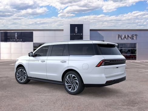 New 2026 Lincoln Navigator Premiere AWD/4WD image 4