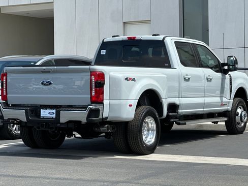 New 2026 Ford F350 Lariat AWD/4WD image 3