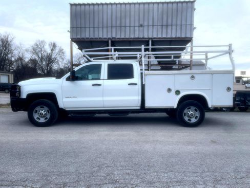 Used 2019 Chevrolet Silverado 2500 W/T w/ WT Convenience Package image 2