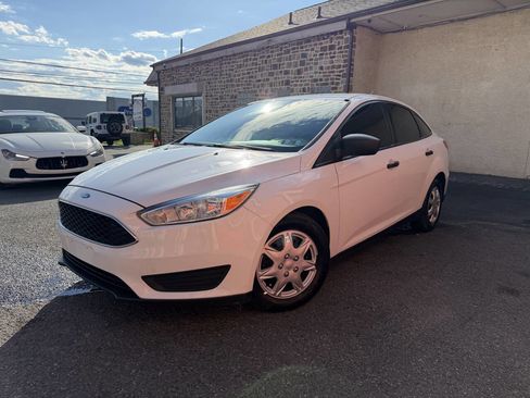 Used 2018 Ford Focus S FWD image 3