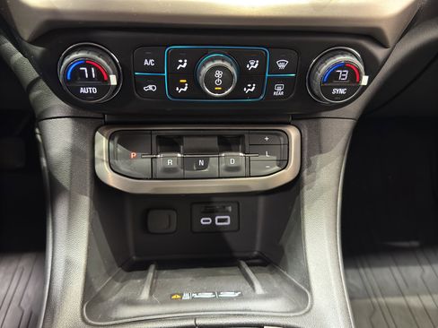 Used 2022 GMC Acadia Denali w/ GMC Pro Grade Package image 30