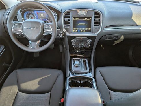 Used 2023 Chrysler 300 Touring w/ Sport Appearance Package image 9