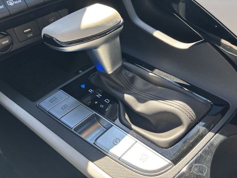 Used 2025 Hyundai Elantra Limited image 43