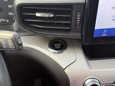 Used 2023 Ford Explorer XLT AWD/4WD image 27