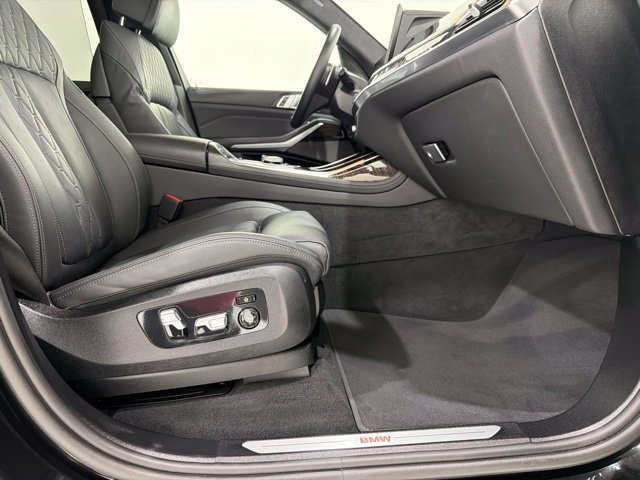 Used 2024 BMW X7 xDrive40i w/ Executive Package AWD/4WD image 22