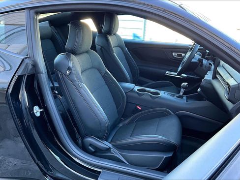 Used 2025 Ford Mustang Coupe image 9